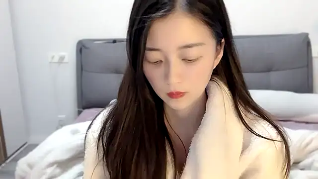 A-xena online show from March 2025 06:57:02 AM