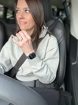 LadyLena1 online show from October 2025 06:06:02 PM