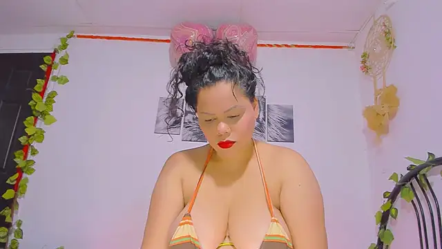 Snapshot of Alhelqueen chatting on November 2025 07:38:02 PM Alhelqueen online show from November 2025 07:38:02 PM