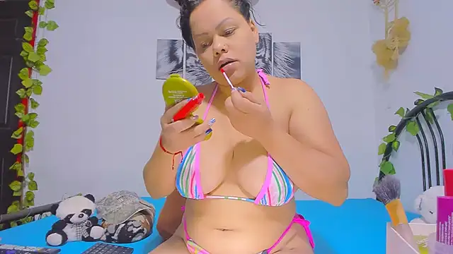 Snapshot of Alhelqueen chatting on November 2025 05:46:02 PM Alhelqueen online show from November 2025 05:46:02 PM