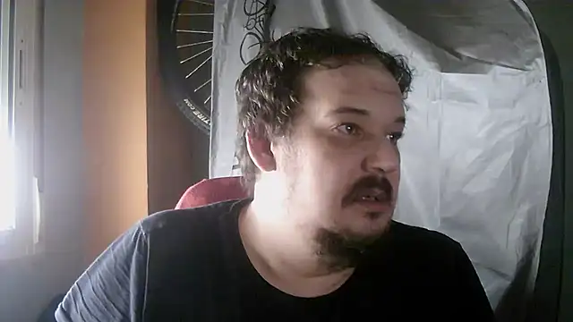 Snapshot of porkorossy chatting on October 2025 07:17:02 AM porkorossy online show from October 2025 07:17:02 AM