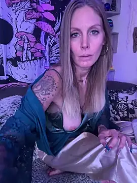 ItsDanniG online show from January 2025 08:53:01 PM