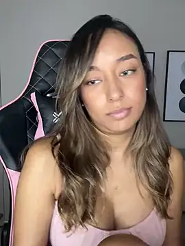 DianaHopson online show from February 2025 12:33:01 PM