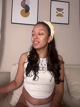Snapshot of DianaHopson chatting on April 2026 11:26:02 AM DianaHopson online show from April 2026 11:26:02 AM