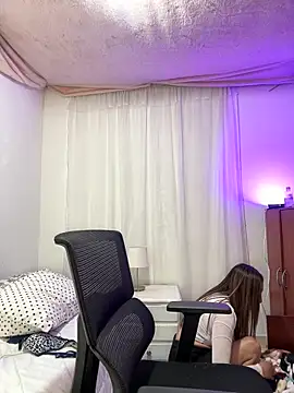 lilian prada online show from May 2026 06:35:02 PM