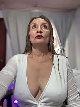 lilian prada online show from July 2026 08:28:02 PM