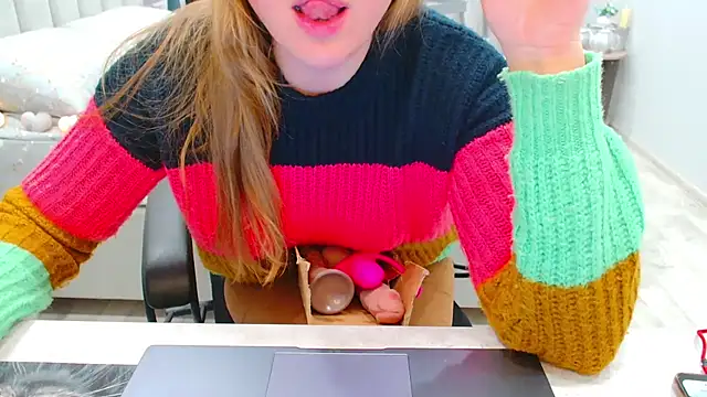 EveLove33 online show from March 2026 05:05:01 PM