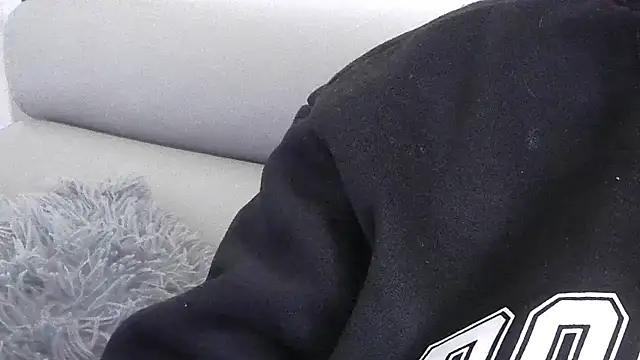 sarametisse26 online show from January 2025 01:31:01 PM