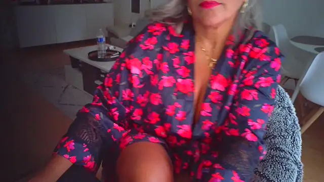 sarametisse26 online show from September 2025 06:39:02 AM