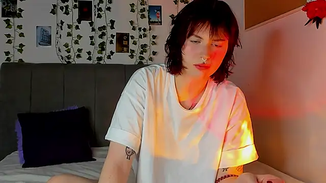 miss Lizzy online show from December 2024 01:18:01 AM