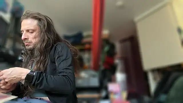 Snapshot of DownstairsSky chatting on September 2025 11:11:02 AM DownstairsSky online show from September 2025 11:11:02 AM