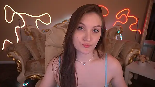 Snapshot of EmmyCharmm chatting on October 2025 05:48:02 AM EmmyCharmm online show from October 2025 05:48:02 AM