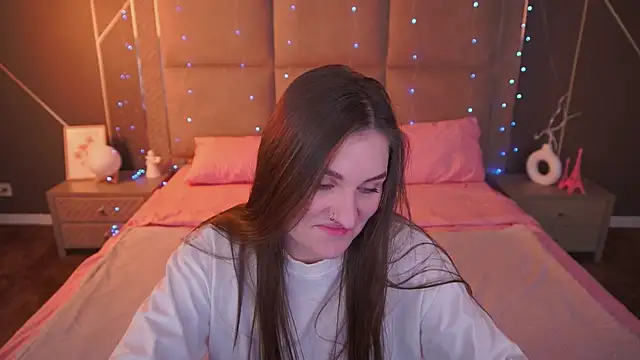 EmmyCharmm online show from February 2026 07:01:01 AM