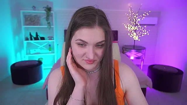 EmmyCharmm online show from May 2026 05:24:01 AM