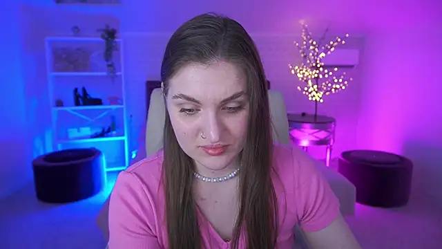 EmmyCharmm online show from June 2026 06:06:01 AM