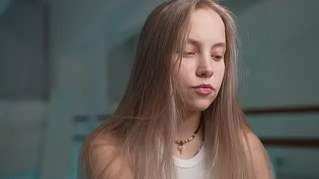 Snapshot of _Appr0ved_ chatting on December 2024 02:57:02 PM Appr0ved online show from December 2024 02:57:02 PM