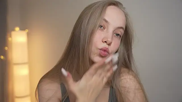 Snapshot of _Appr0ved_ chatting on January 2025 08:04:02 AM Appr0ved online show from January 2025 08:04:02 AM