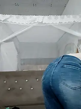 I AM NOT A SLUT online show from March 2025 04:02:02 AM