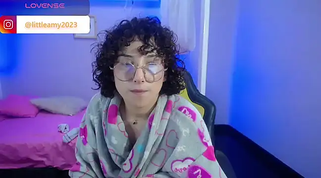 Snapshot of little__amy_ chatting on January 2025 07:23:01 AM little amy online show from January 2025 07:23:01 AM