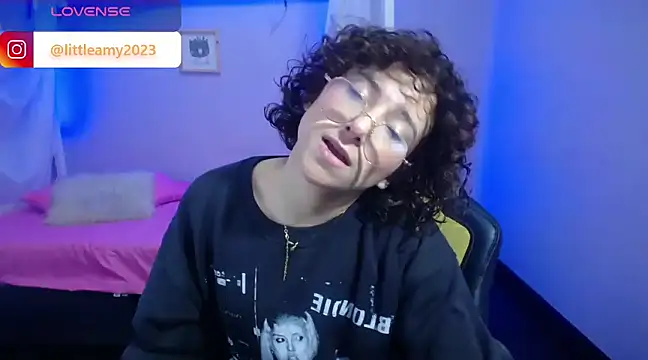 Snapshot of little__amy_ chatting on January 2025 02:46:01 AM little amy online show from January 2025 02:46:01 AM