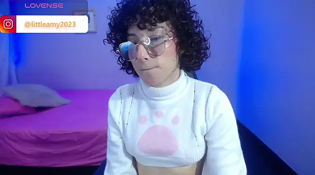 Snapshot of little__amy_ chatting on January 2025 03:22:01 AM little amy online show from January 2025 03:22:01 AM