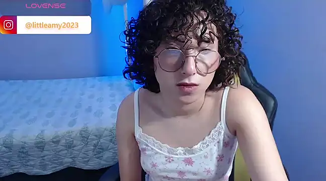 Snapshot of little__amy_ chatting on January 2025 11:10:02 PM little amy online show from January 2025 11:10:02 PM