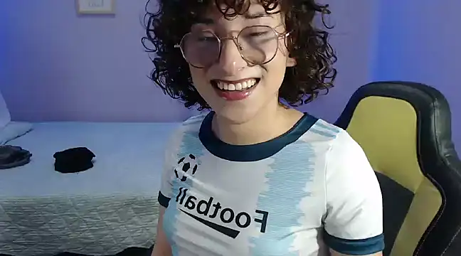 Snapshot of little__amy_ chatting on January 2025 08:45:01 PM little amy online show from January 2025 08:45:01 PM