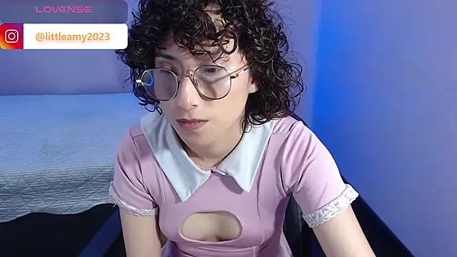 Snapshot of little__amy_ chatting on January 2025 07:00:02 PM little amy online show from January 2025 07:00:02 PM