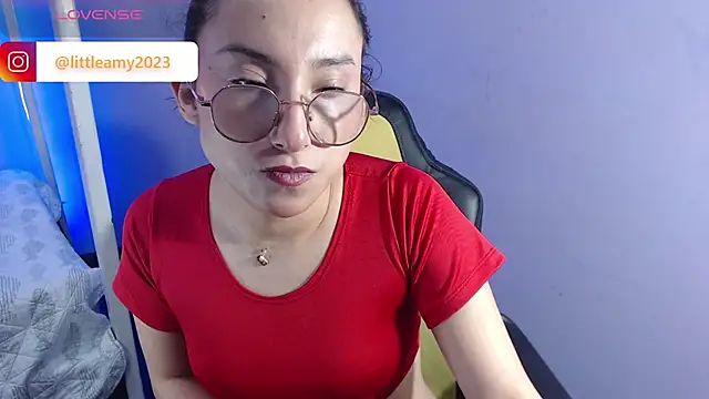 Snapshot of little__amy_ chatting on February 2025 07:38:01 PM little amy online show from February 2025 07:38:01 PM