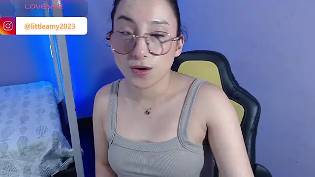 Snapshot of little__amy_ chatting on February 2025 01:22:01 AM little amy online show from February 2025 01:22:01 AM