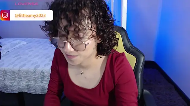 Snapshot of little__amy_ chatting on February 2025 12:49:01 AM little amy online show from February 2025 12:49:01 AM