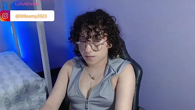 Snapshot of little__amy_ chatting on February 2025 02:12:01 AM little amy online show from February 2025 02:12:01 AM