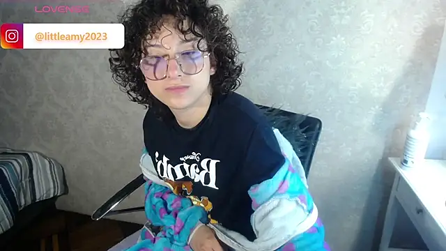 Snapshot of little__amy_ chatting on March 2025 10:04:01 AM little amy online show from March 2025 10:04:01 AM