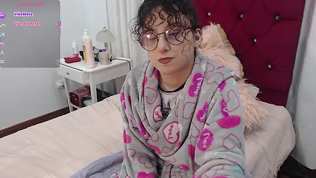 Snapshot of little__amy_ chatting on October 2025 08:29:02 PM little amy online show from October 2025 08:29:02 PM