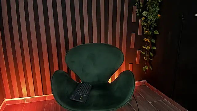 Snapshot of Kleeopatra_ chatting on January 2025 02:37:01 AM Kleeopatra online show from January 2025 02:37:01 AM