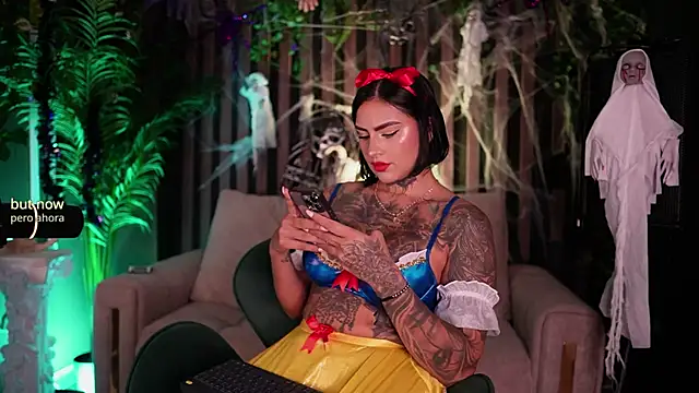 Snapshot of Kleeopatra_ chatting on October 2025 11:49:02 PM Kleeopatra online show from October 2025 11:49:02 PM