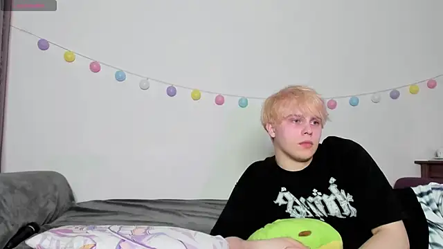 Emily and Ilumi online show from March 2025 05:50:02 PM