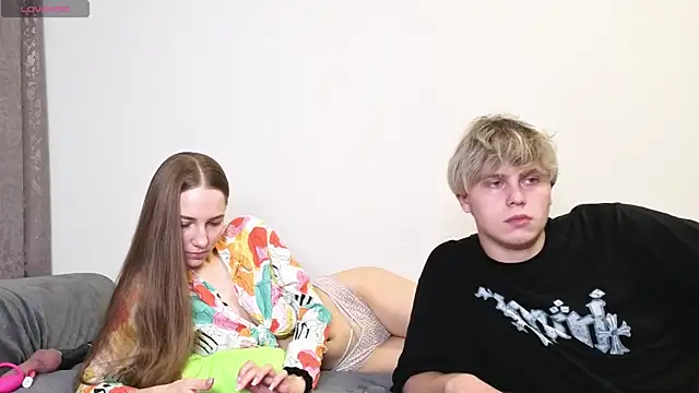 Emily and Ilumi online show from September 2025 10:19:02 AM