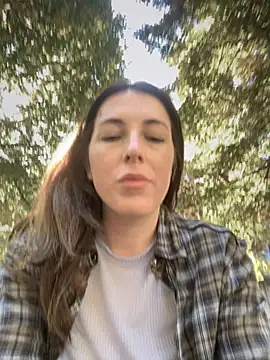 Snapshot of MommmyYummy chatting on September 2025 09:20:01 AM MommmyYummy online show from September 2025 09:20:01 AM