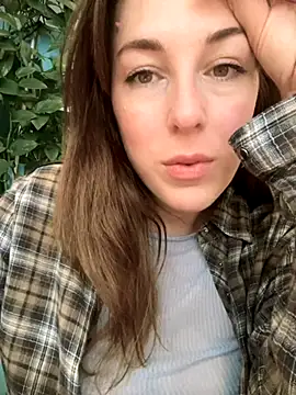 Snapshot of MommmyYummy chatting on October 2025 11:20:02 AM MommmyYummy online show from October 2025 11:20:02 AM