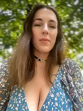 MommmyYummy online show from July 2026 01:57:01 PM