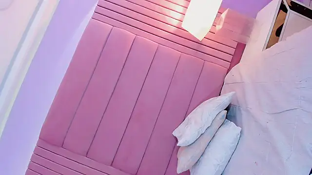 andrea alvarz online show from February 2025 08:33:02 AM