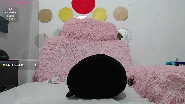 Snapshot of EVAHOTXX chatting on February 2026 05:08:01 PM EVAHOTXX online show from February 2026 05:08:01 PM