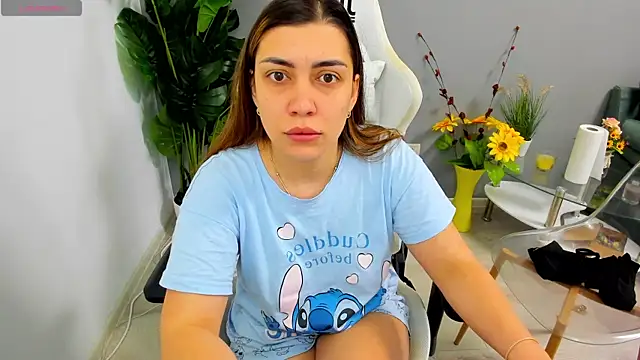 EveEvian online show from April 2026 11:19:02 AM