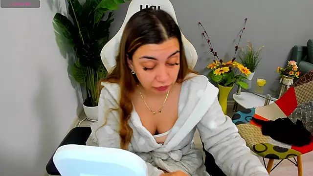 EveEvian online show from April 2026 10:32:02 AM