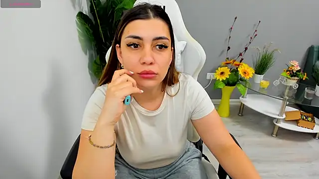 EveEvian online show from May 2026 05:32:01 PM