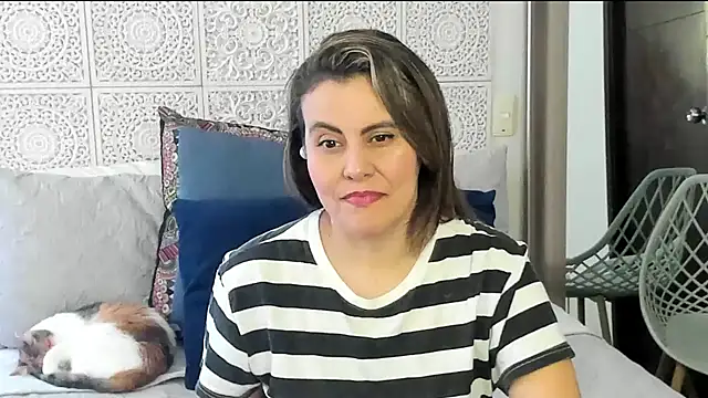 V monse online show from February 2025 02:37:02 PM