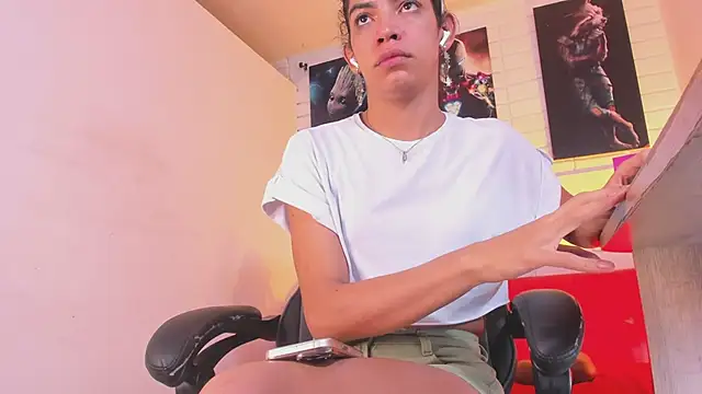 Alahia Rodriguez online show from November 2025 12:27:01 PM