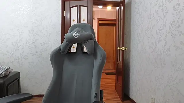 Nelly Fischer online show from January 2025 01:37:02 PM