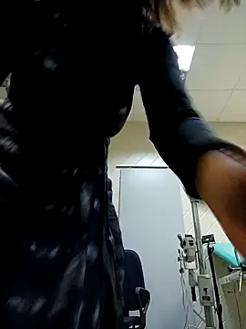 Snapshot of Ulyana72882 chatting on February 2025 08:37:01 AM Ulyana72882 online show from February 2025 08:37:01 AM